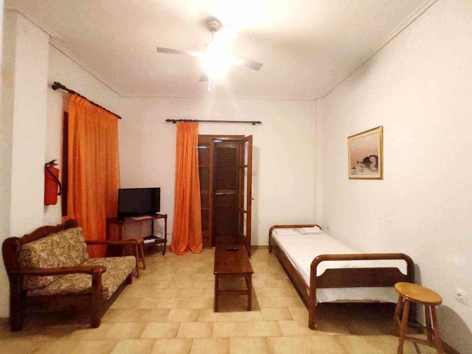 Politis Sudios Apartment Batsi  Ngoại thất bức ảnh